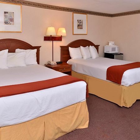 Americas Best Value Inn & Suites Wolcott Eksteriør bilde